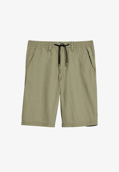 s.Oliver BERMUDA DETROIT - Shorts - helles olivgrün