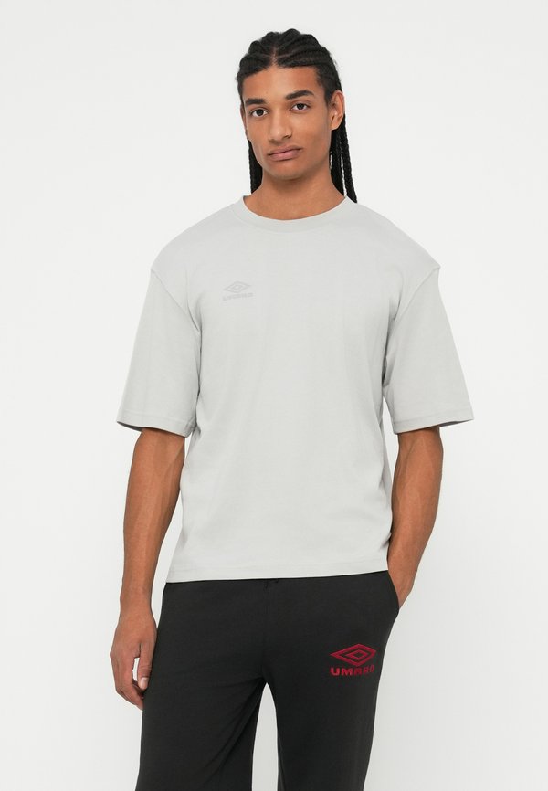 Umbro BOX GRAPHIC TEE