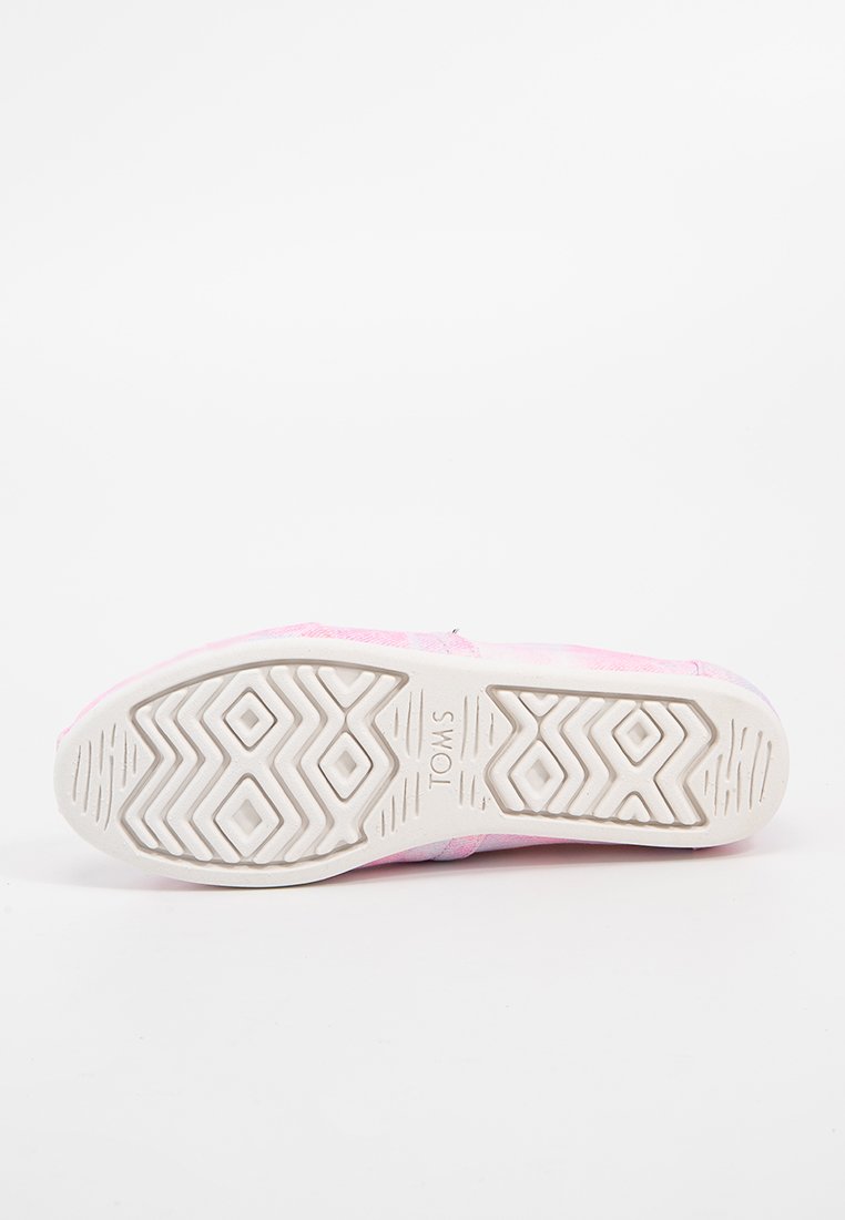 TOMS CLASSIC