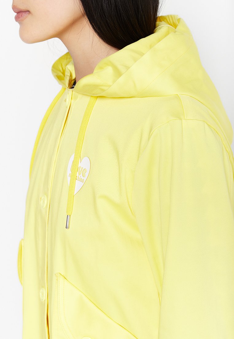 Love Moschino