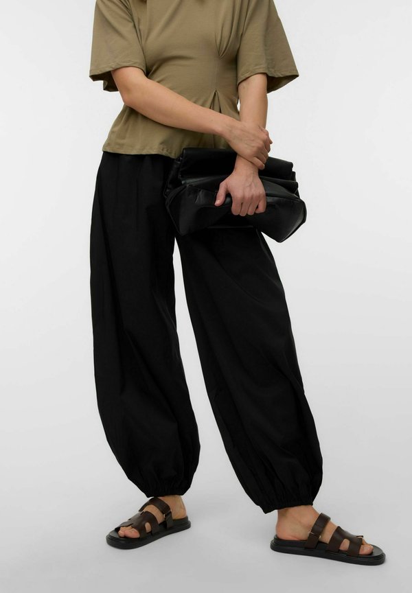 Vero Moda Wide-leg VMLOTUS Mid waist Balloon - Trousers - black