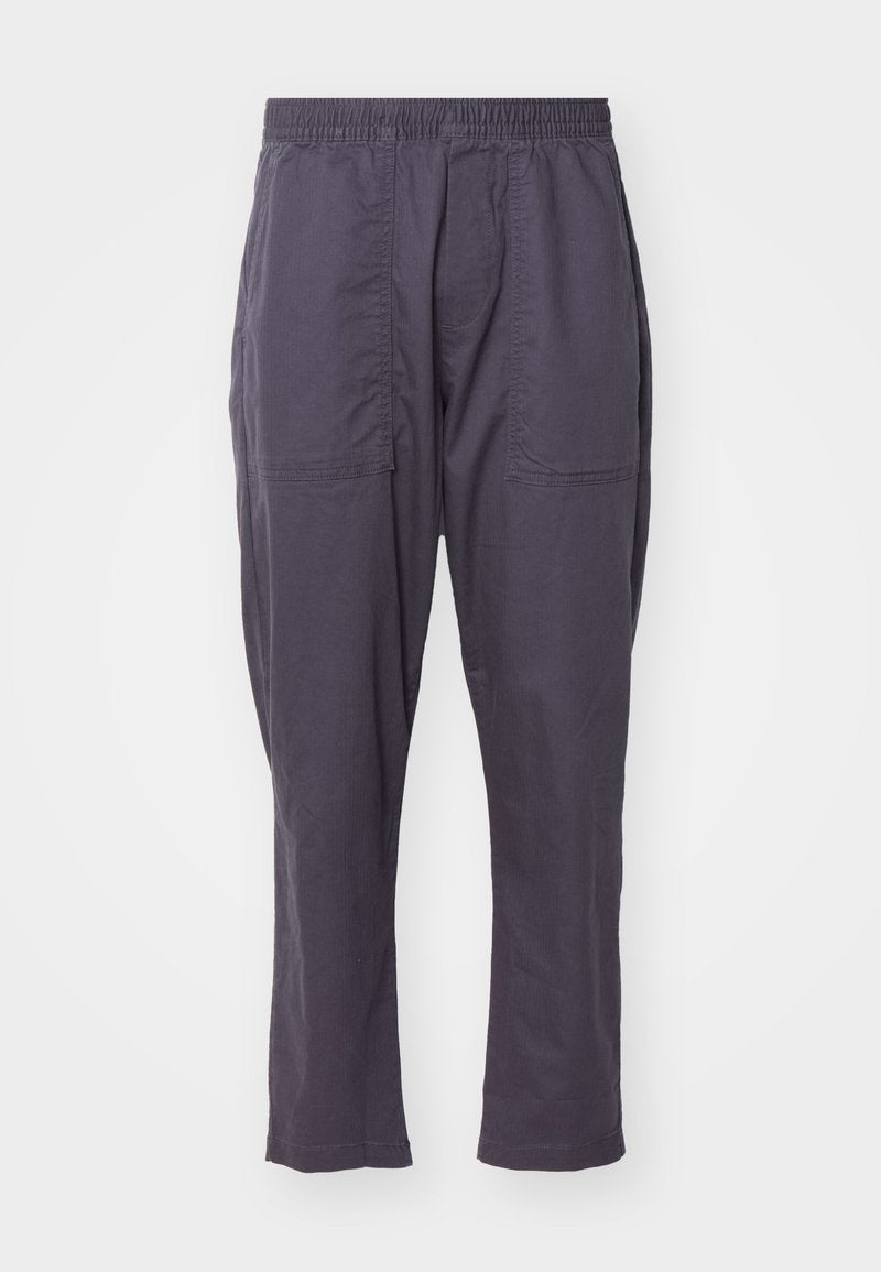 Dunkelgraue, leichte Hosen mit einem elastischen Bund, zwei Fronttaschen, geradem Bein-Design und glatter Textur.