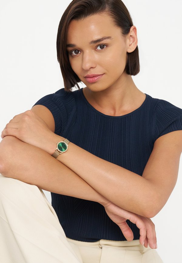 DKNY