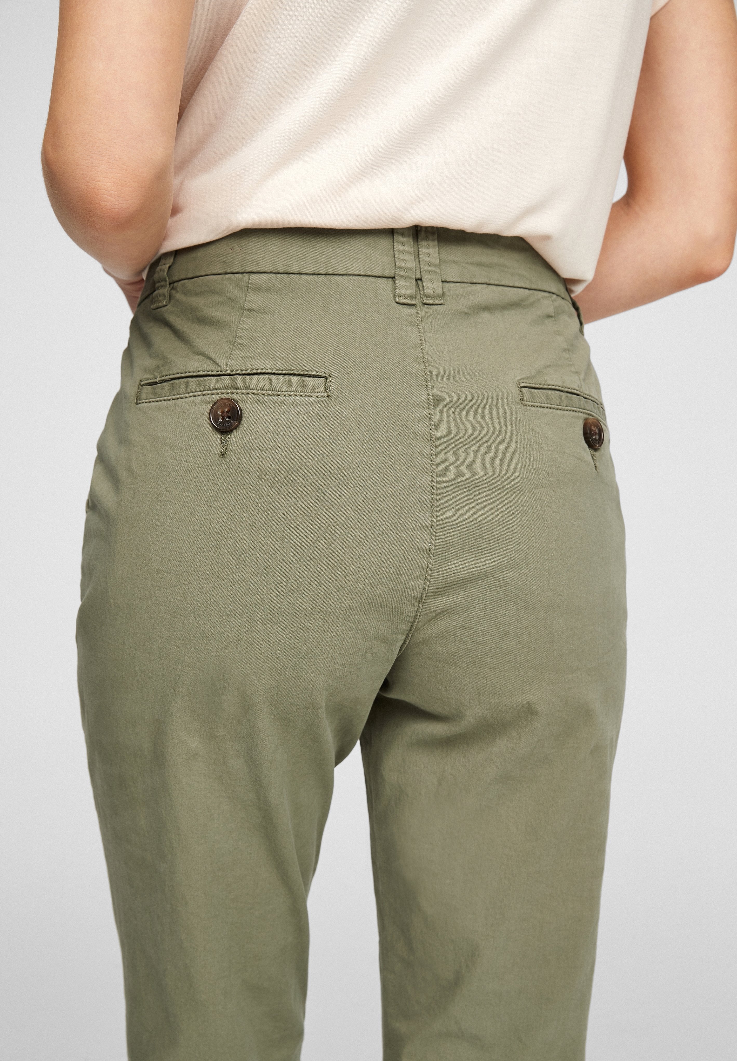 s.Oliver Chino Media 6
