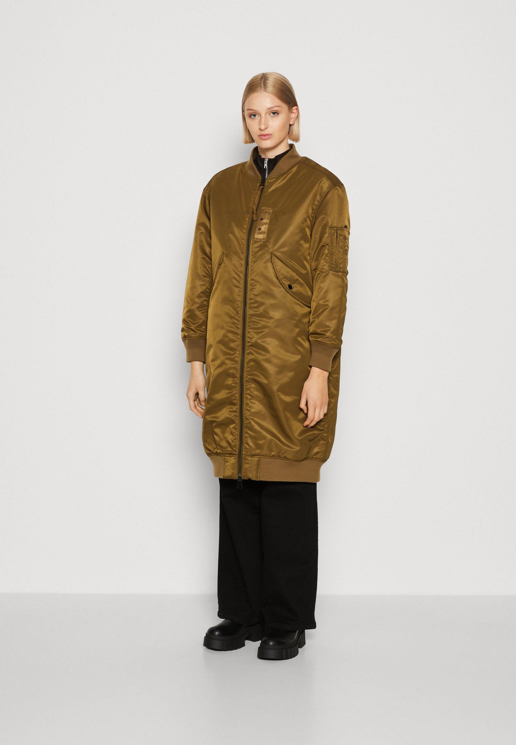 LONG BOMBER WMN Media 3