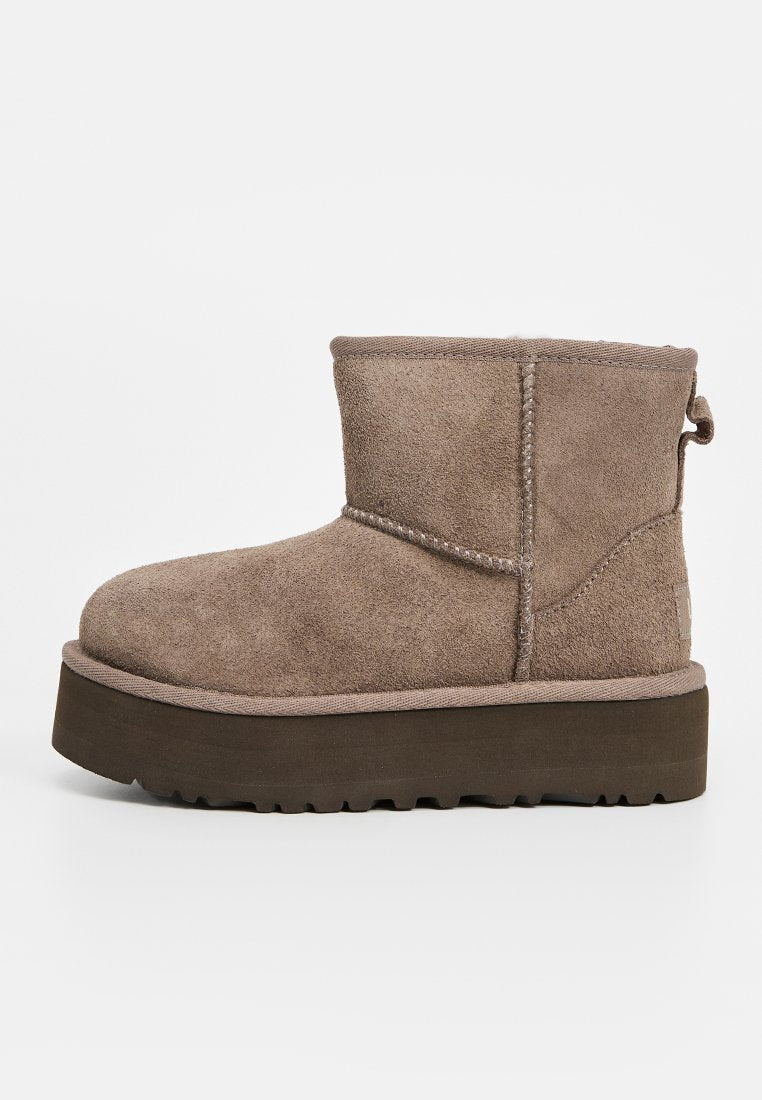UGG CLASSIC MINI