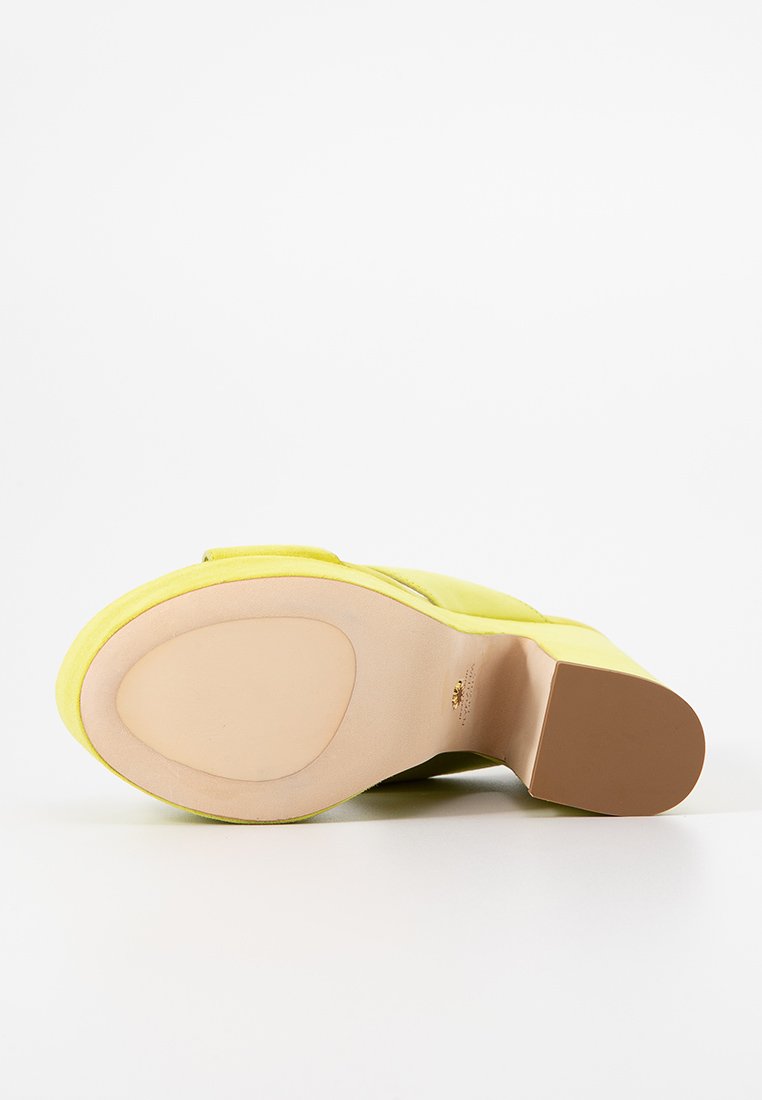 Stuart Weitzman MIAMI SOHI 145