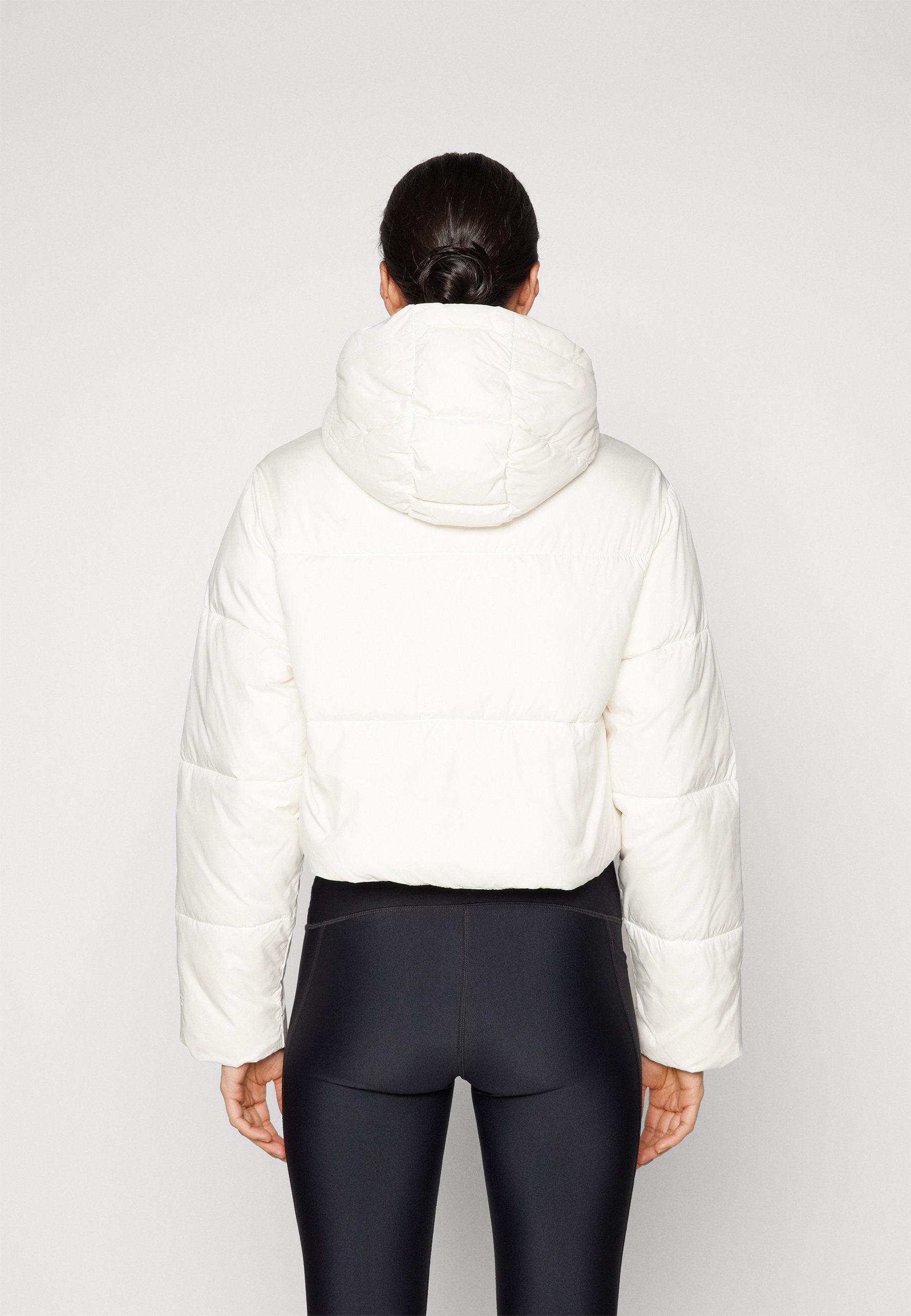 Fabletics ESSENTIAL CROPPED HOODED PUFFER