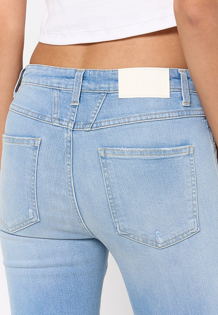 CLOSED STYLE NAME SKINNY PUSHER JEANS