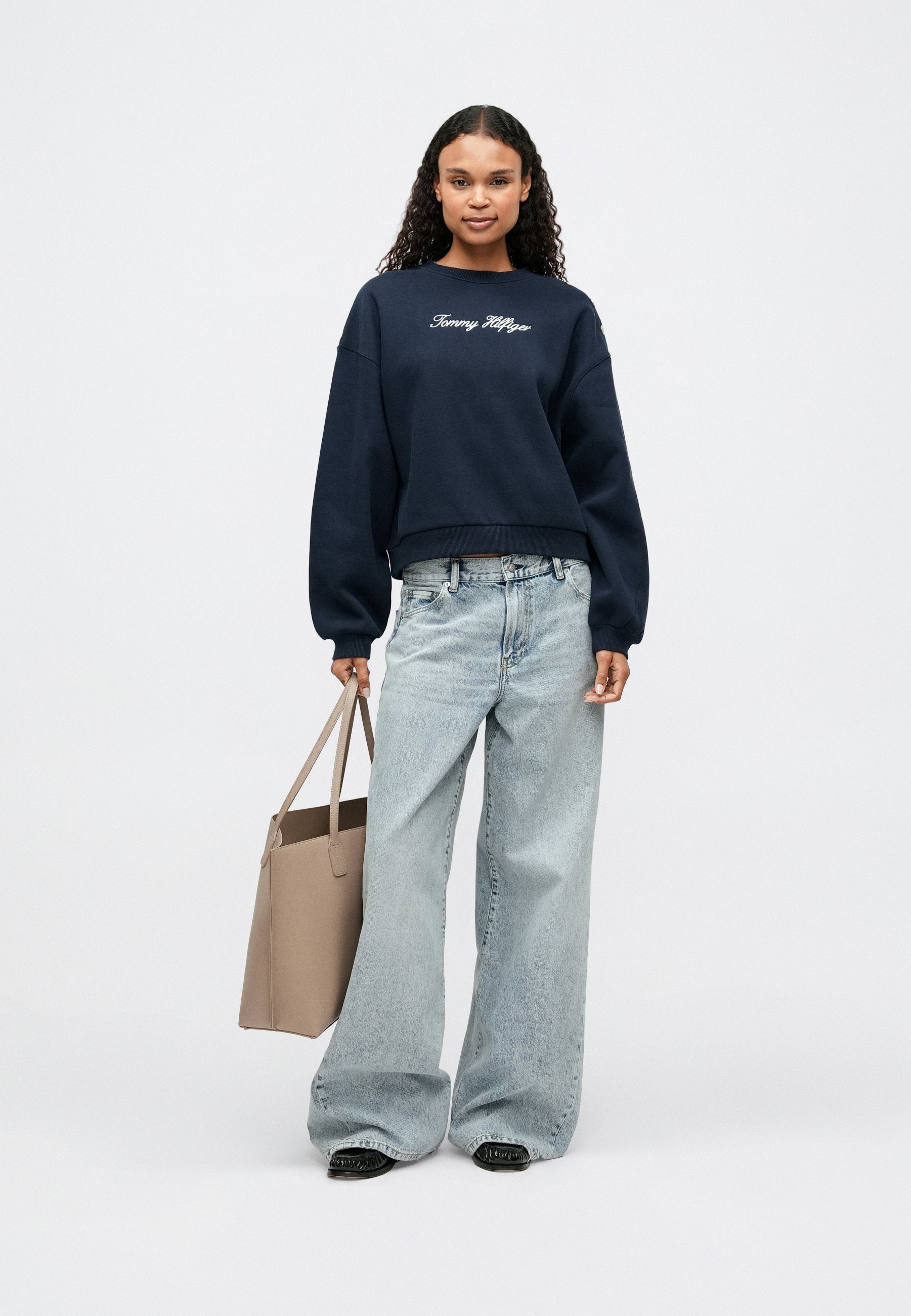 TWIST '70S HIGH RISE WIDE LEG JEANS Media 2
