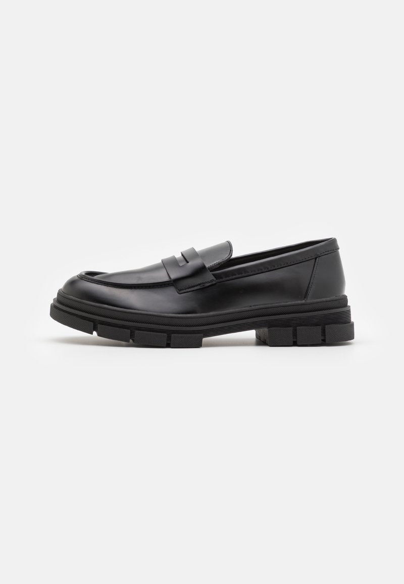 YOURTURN Business-Slipper Media 1