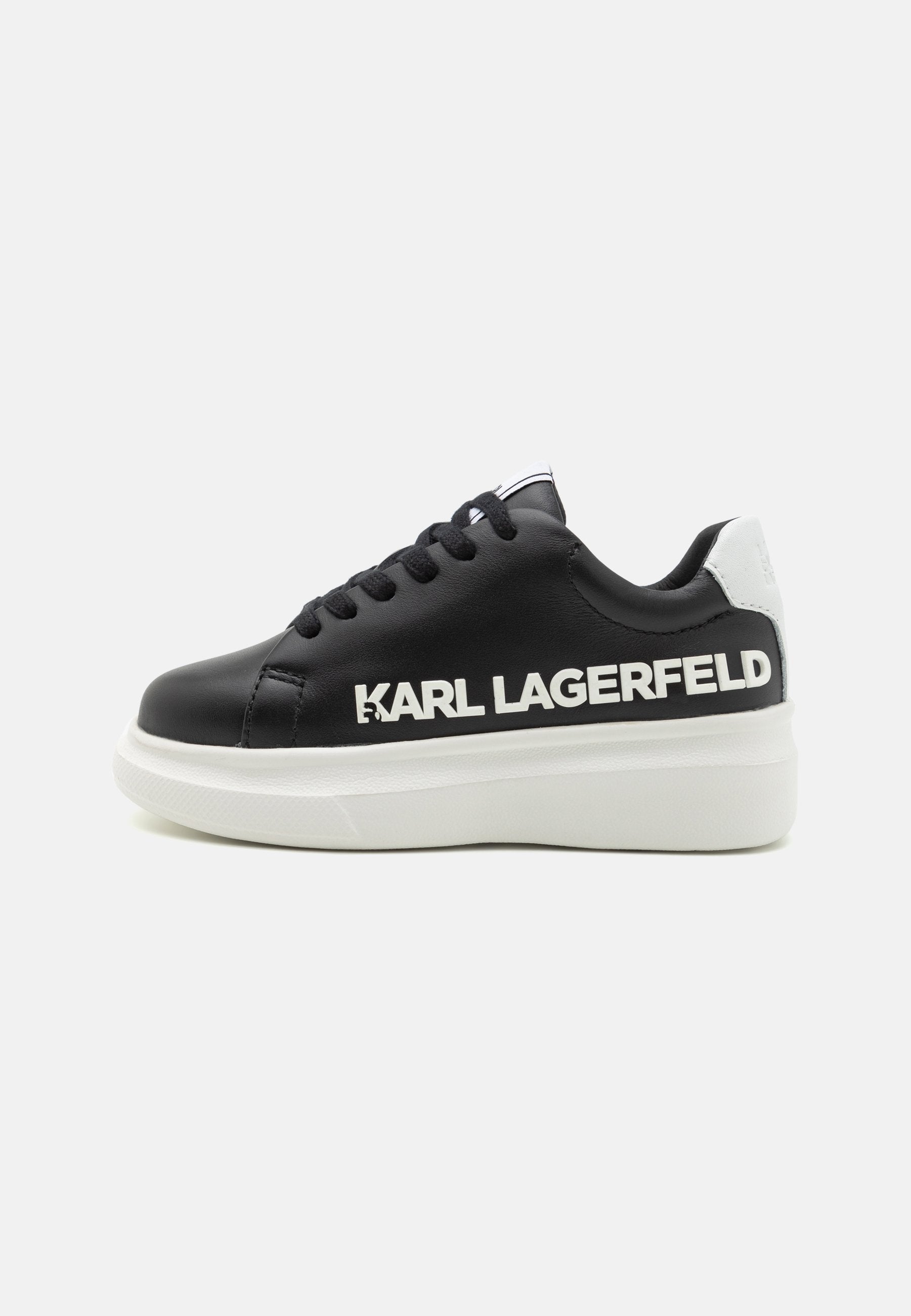 TRAINERS UNISEX Media 1