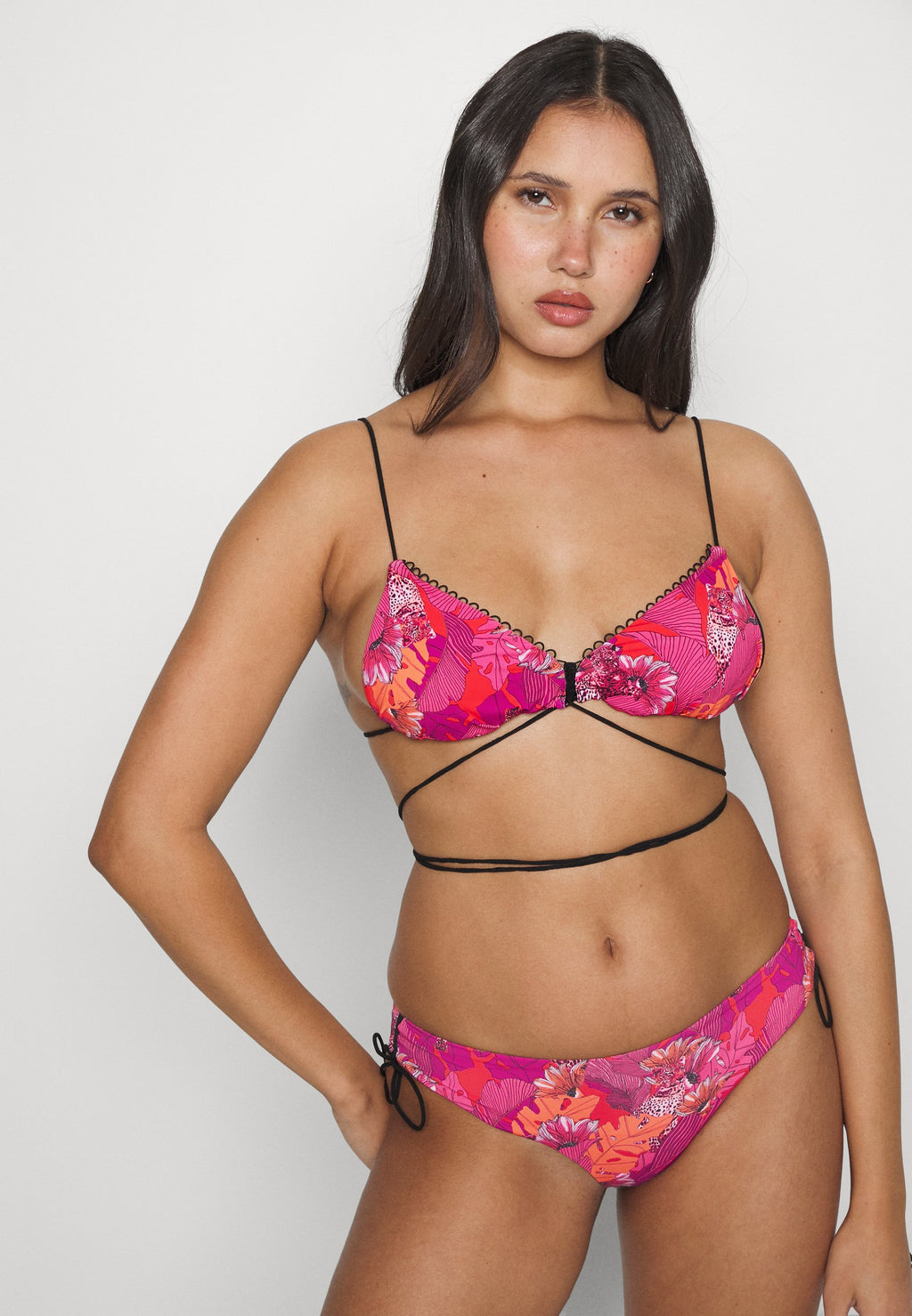 ONLLUCIA SET Media 5