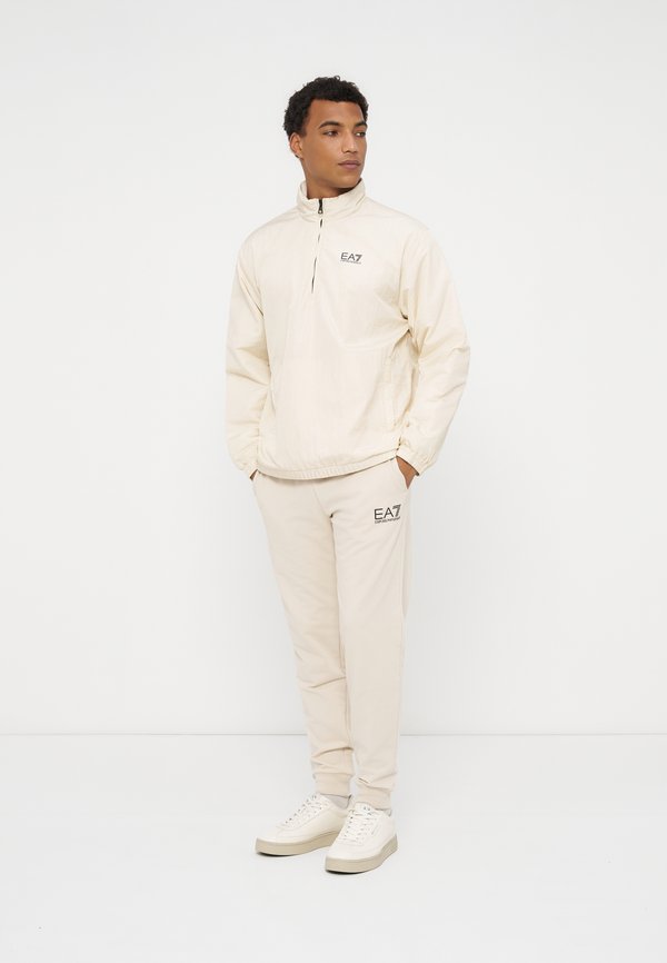 EA7 Emporio Armani