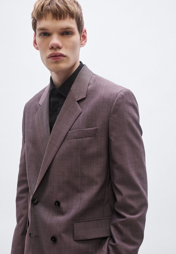 HUGO KARLO
