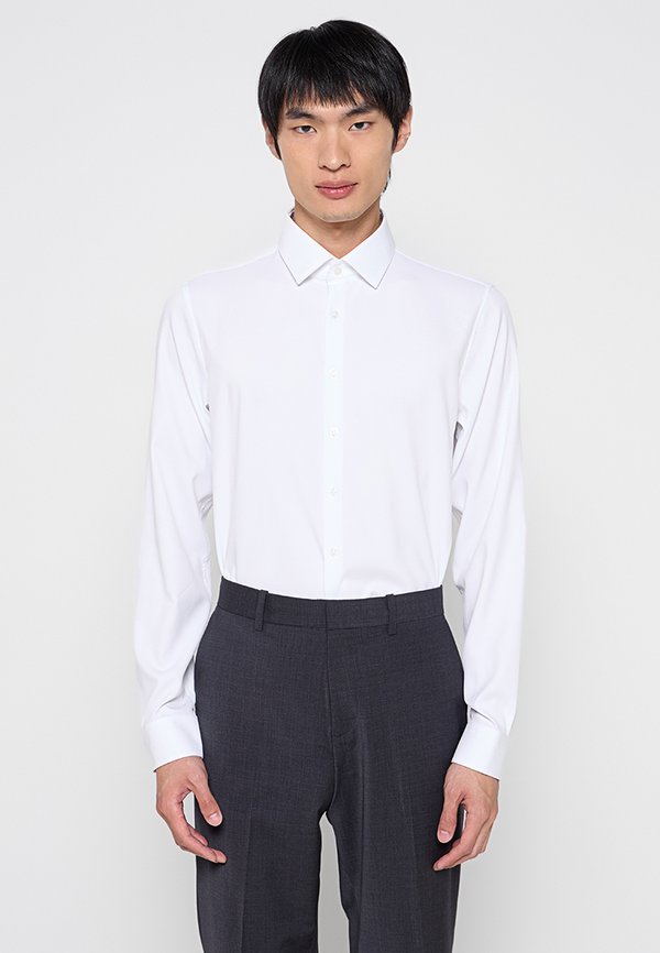 Calvin Klein SLIM FIT