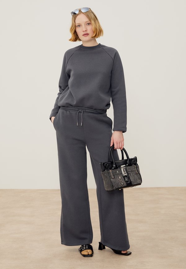 Even&Odd ADAPTIVE TRACKSUIT SET
