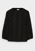 Schwarze Bluse mit Rundhalsausschnitt, 3/4-Ärmeln und strukturiertem wellenförmigen Muster. Hergestellt aus leichtem Stoff mit dezenten Ausschnitt-Akzenten.