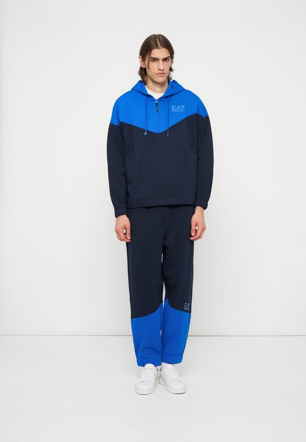 EA7 Emporio Armani