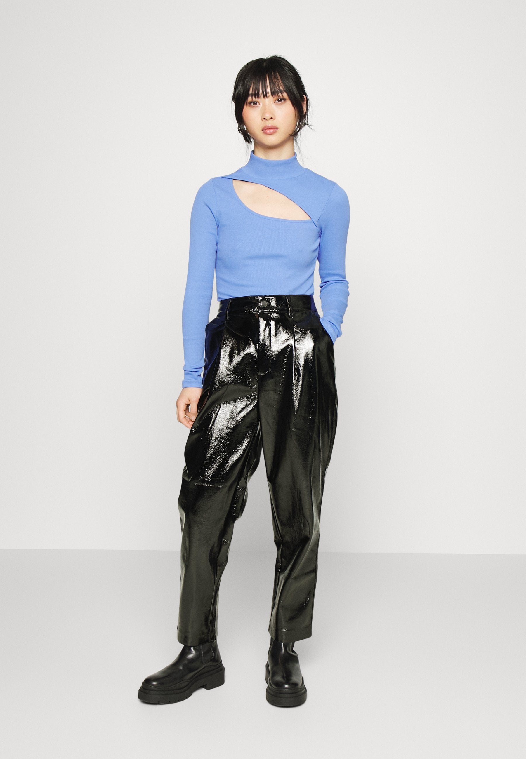 ONLBAILEY GLAZED CARROT PANTS Media 2