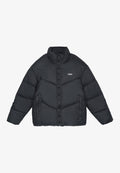  Schwarze Daunenjacke mit hohem Kragen, Reißverschluss und PGDR-Logo. Sie verfügt über ein gestepptes Design und elastische Bündchen für zusätzliche Wärme.