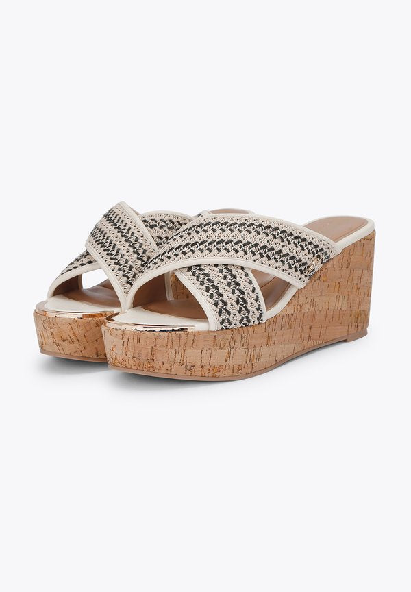 Carvela