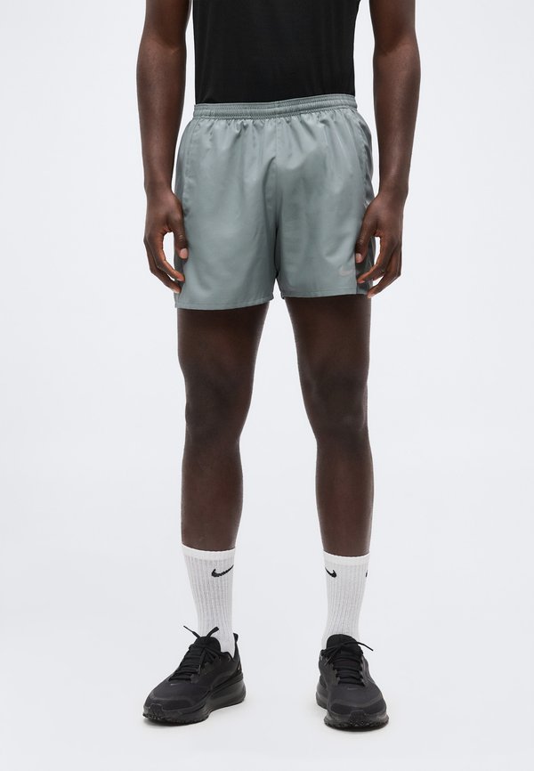 Nike Performance M NK DF MILER 5BF SHORT - Sports shorts - smoke grey/iron grey