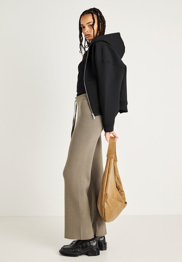 Gina Tricot TROUSERS