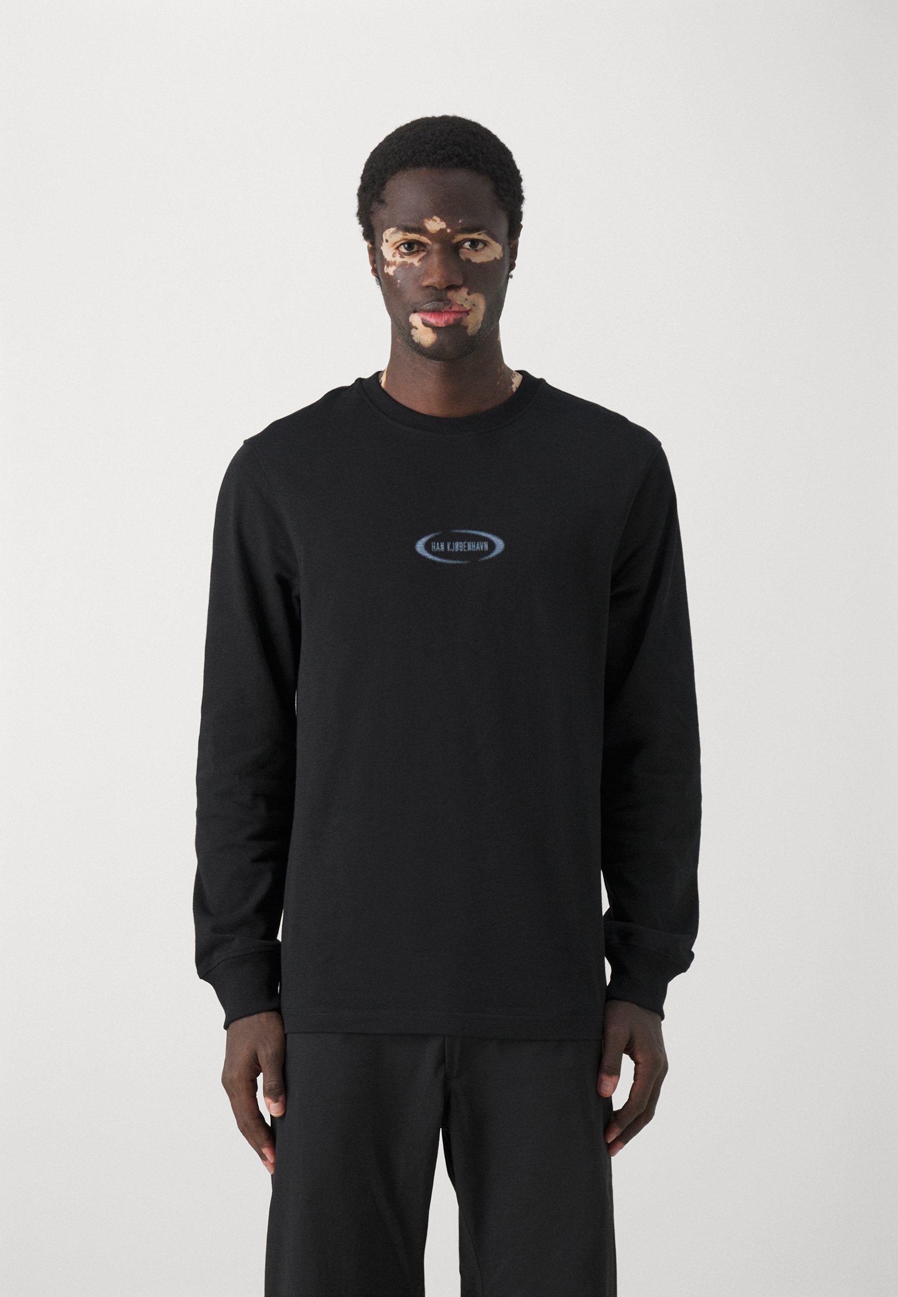 Han Kjøbenhavn LONG SLEEVE RETRO LOGO UNISEX