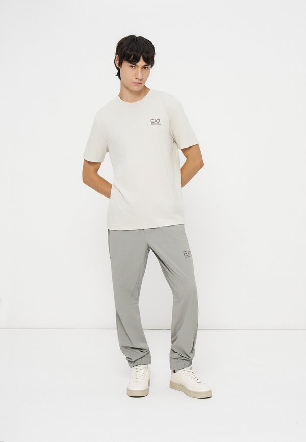 EA7 Emporio Armani