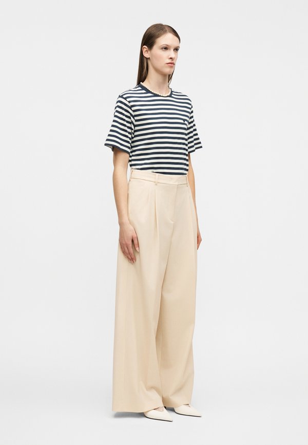 Weekend Max Mara ASTA