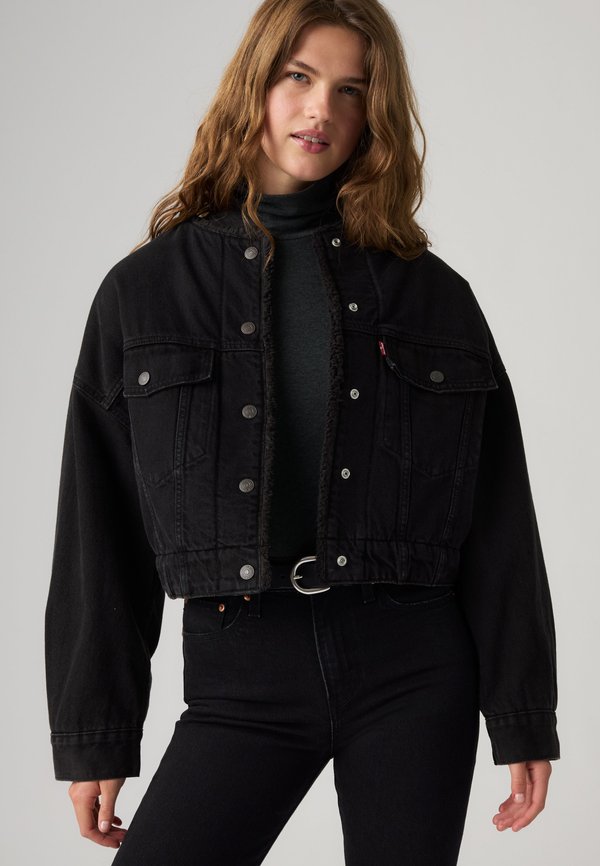 Levi's® COLLARLESS CROP TRUCKER - Denim jacket - slight night