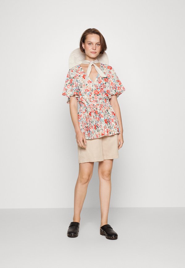 IN THE STYLE JOSSA FLORAL PLEATED WRAP
