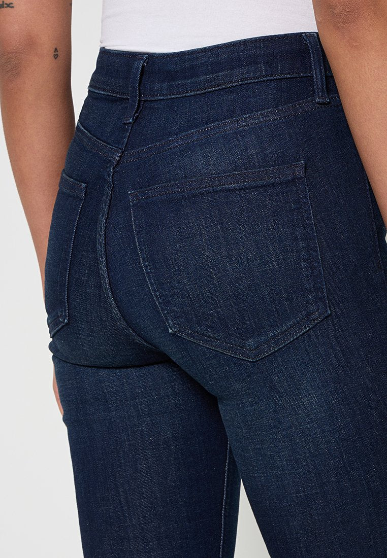 GAP CARLTON