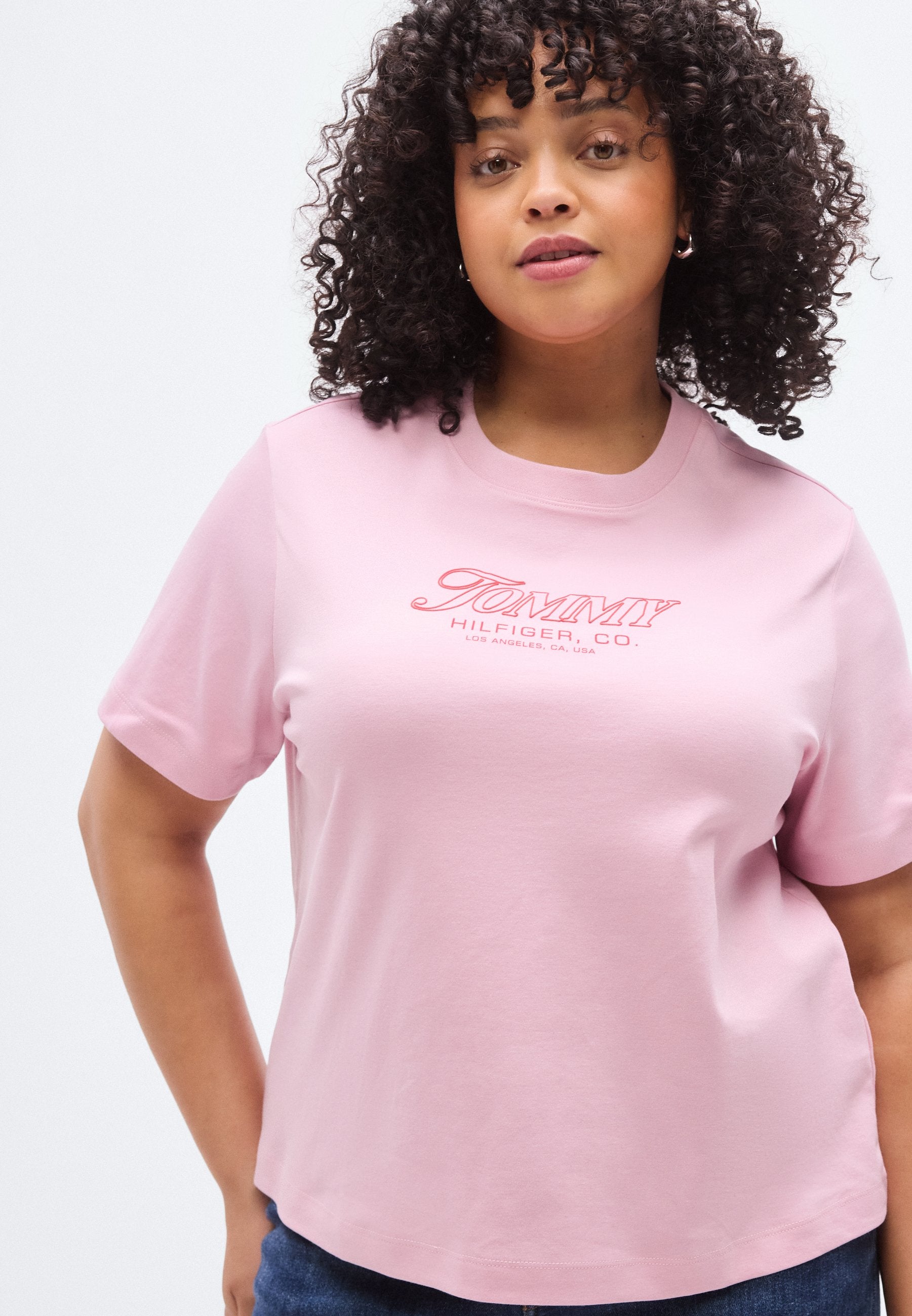 CURVE GRAPHIC INTERLOCK KNIT T-SHIRT Media 5
