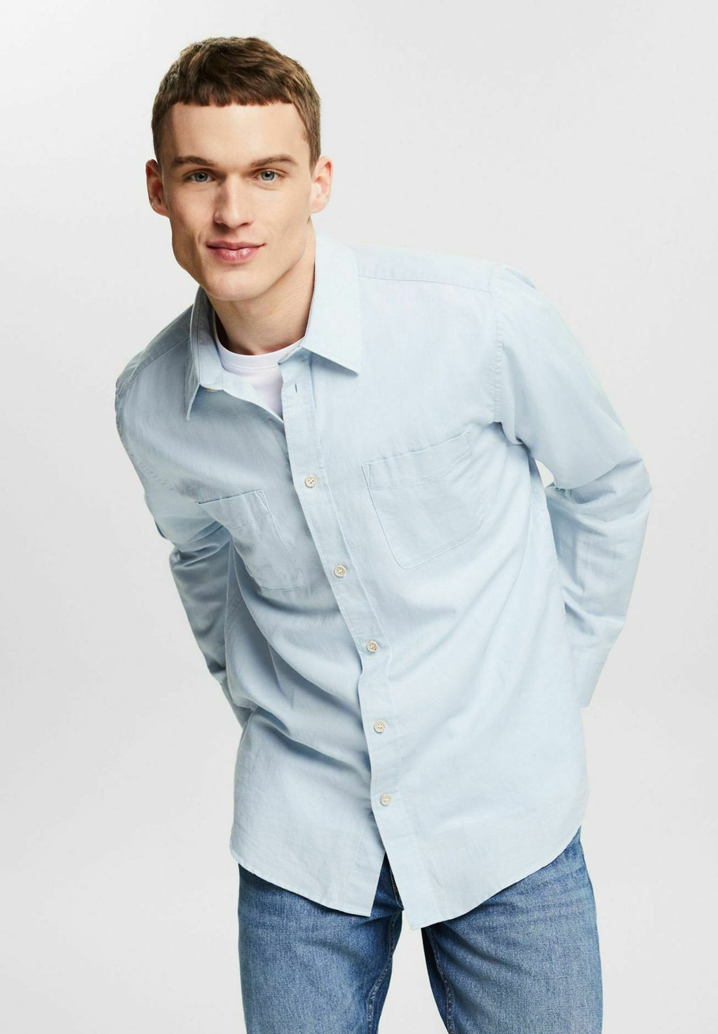 SOLID SHIRT REGULAR FIT Media 3