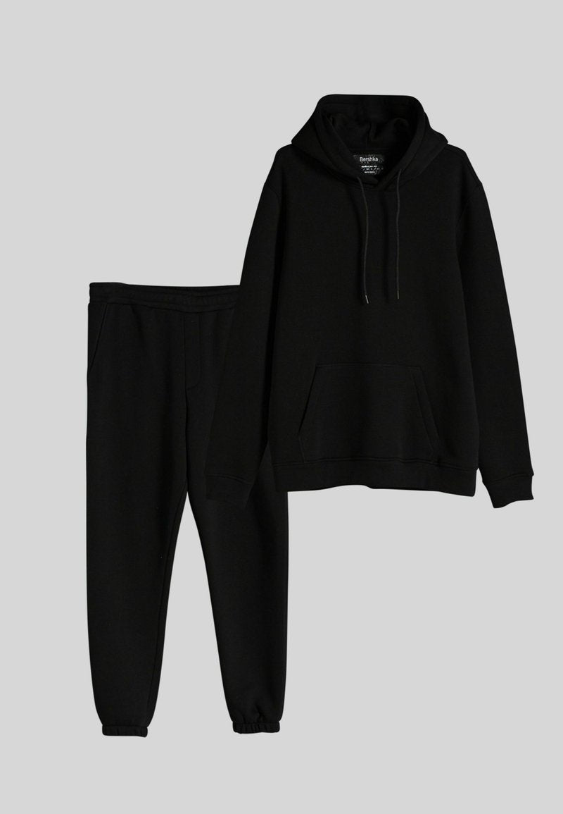 Bershka Trainingsanzug Media 1