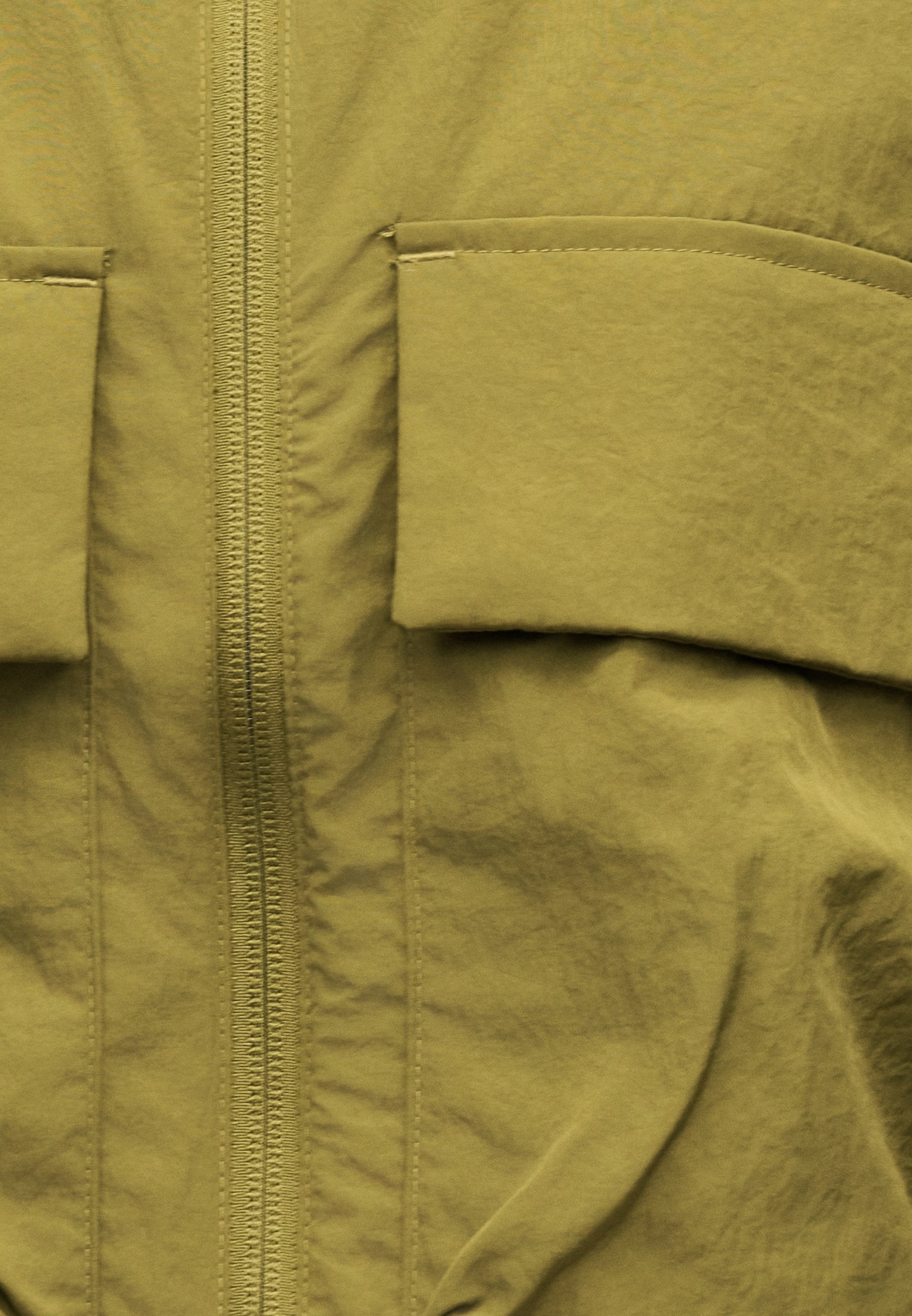 Columbia PARACUTIE CROPPED
