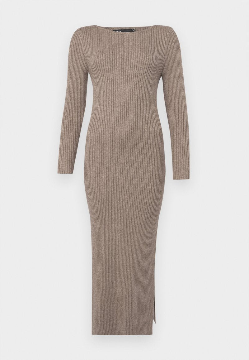Rippstrickkleid in einem gedeckten Taupe-Ton, mit langen Ärmeln, einem Schiffkragen und einem seitlichen Schlitz für Bewegungsfreiheit.