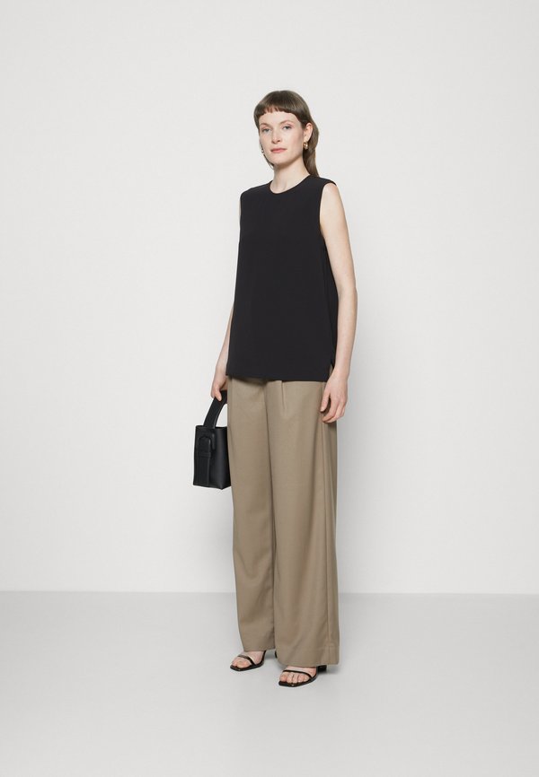 Calvin Klein STRUCTURE SLEEVELESS