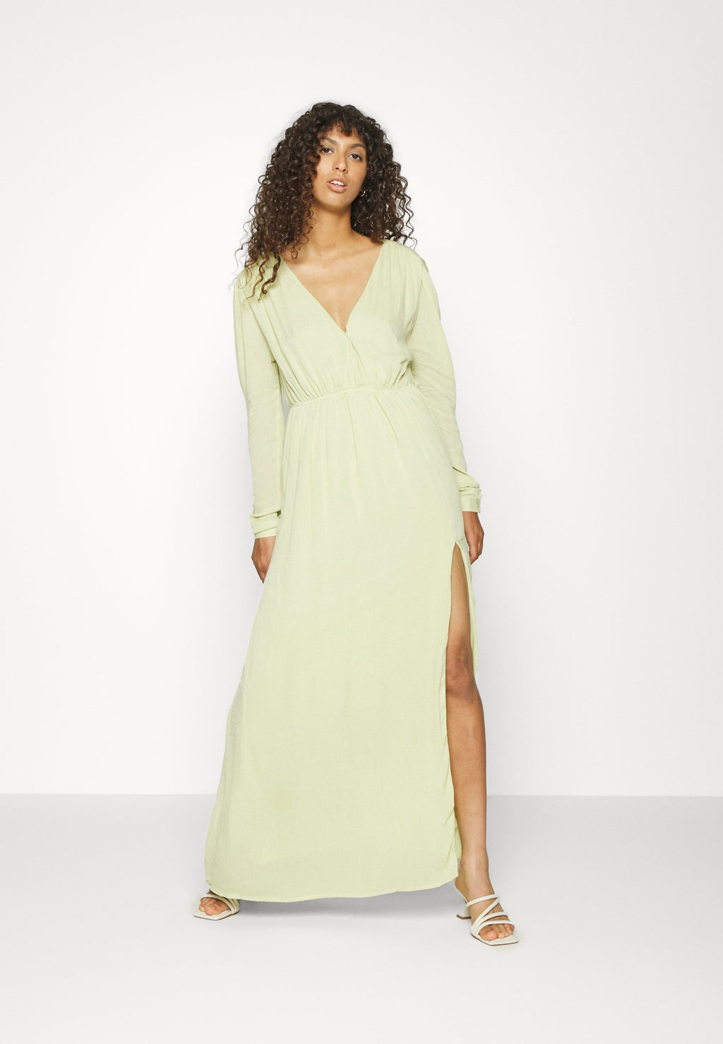 NA-KD FLOWY DRESS