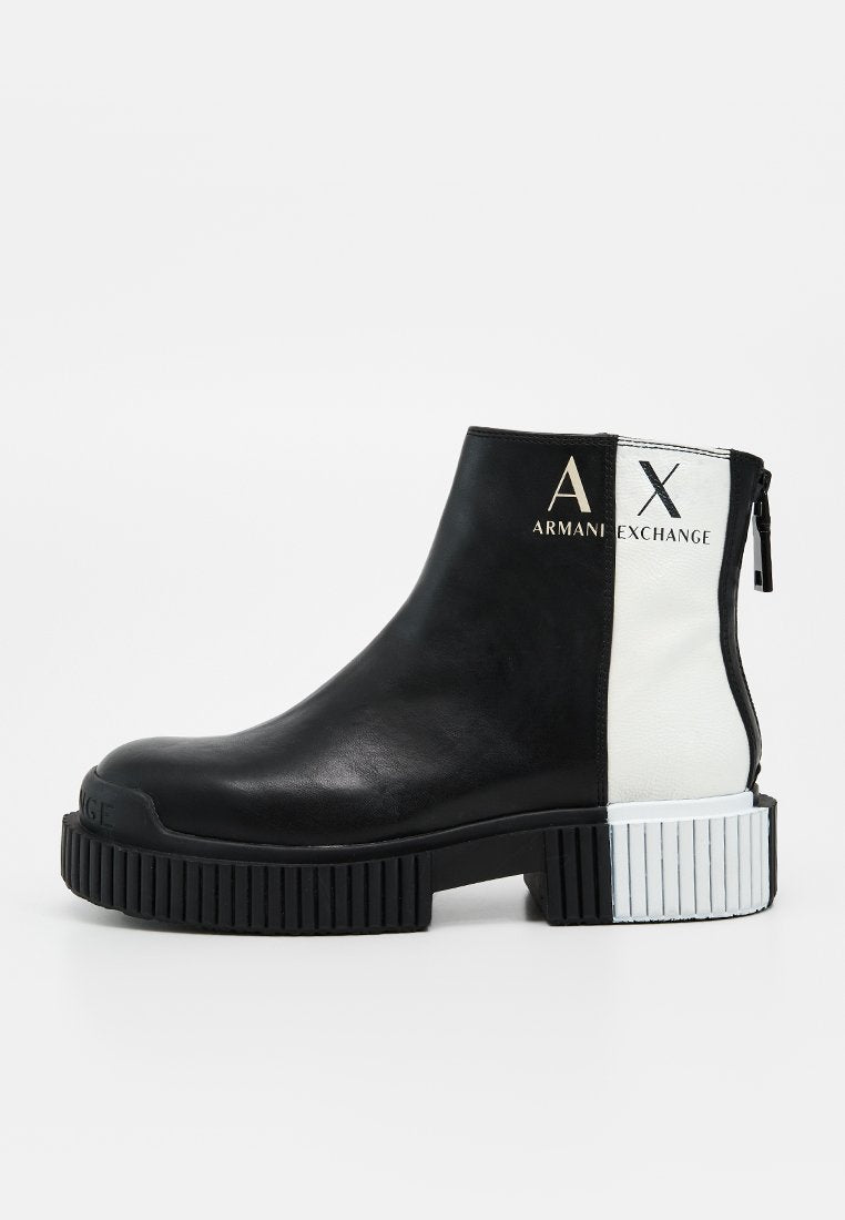 Armani Exchange Plateaustiefelette Media 1