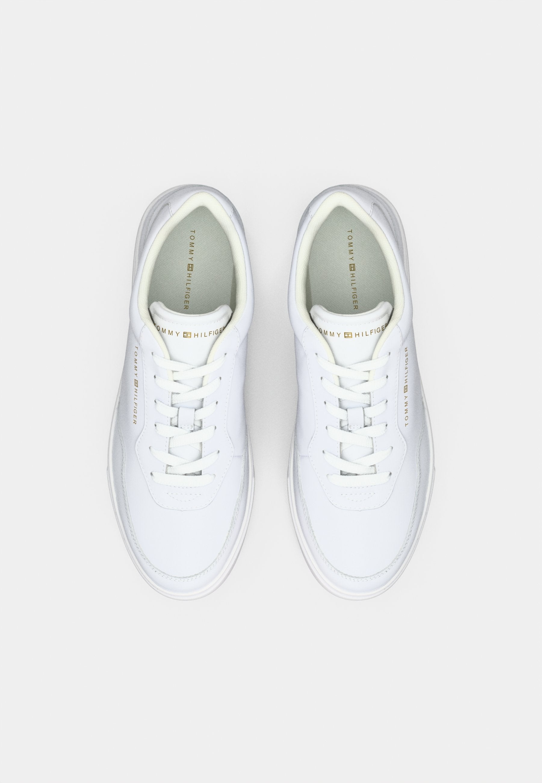 CASUAL CUPSOLE Media 5