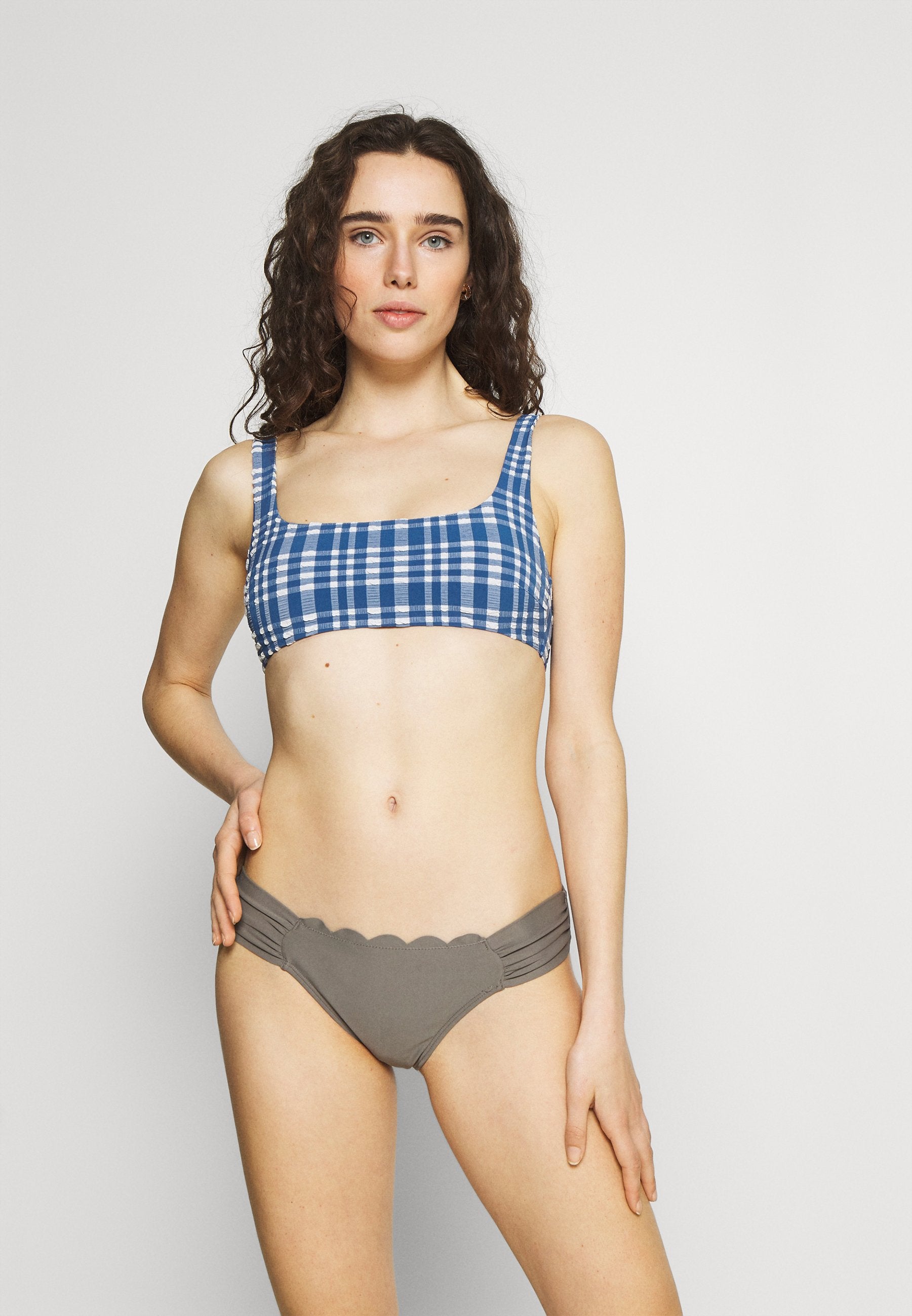aerie WIDE STRAP SCOOP