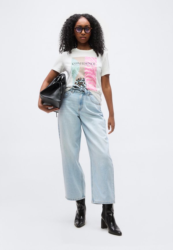 ONLY Petite ONLFREEZE LIFE HEART TEE