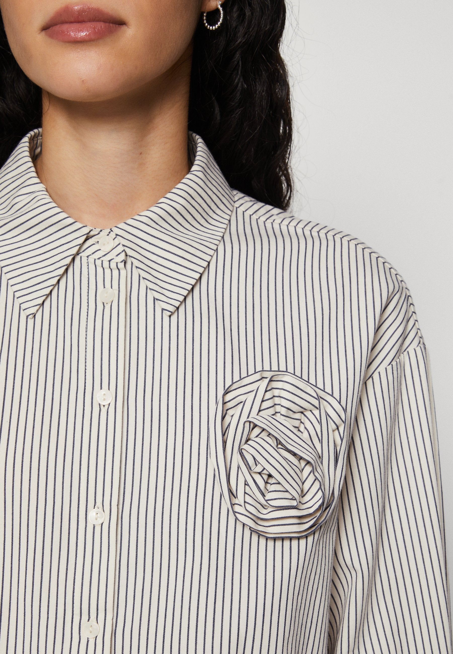 ONLMILLE RIA LOOSE SHIRT Media 6