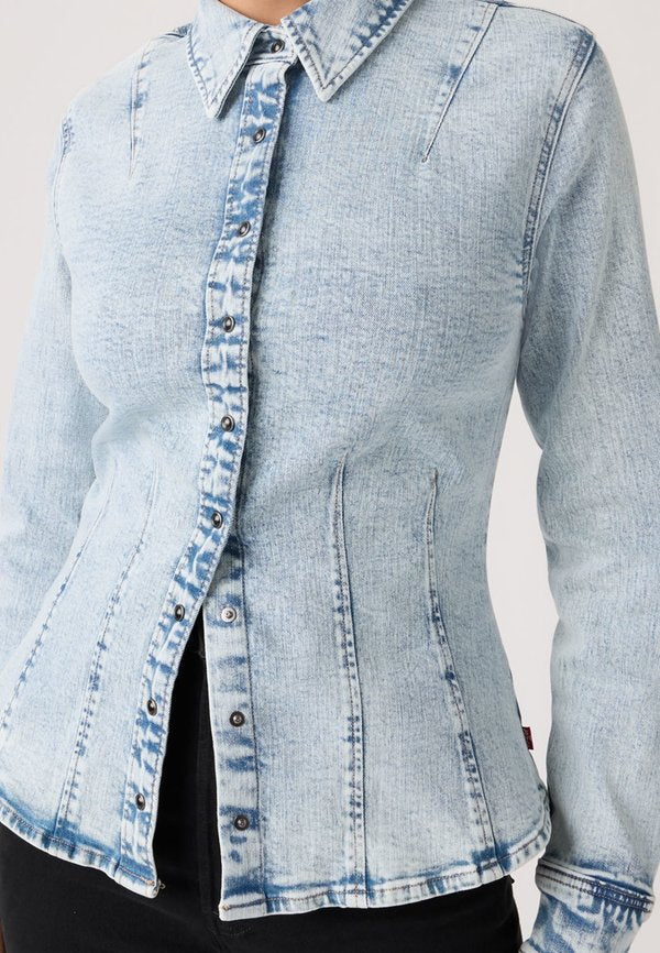 Levi's® SHAPED SHIRT