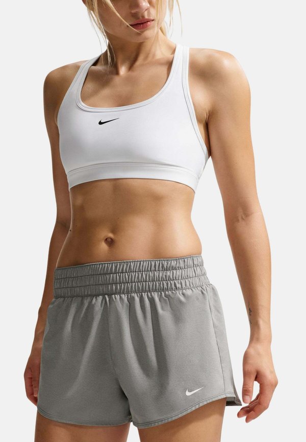 Nike Sportswear PANTALONES CORTOS ONE - Tracksuit bottoms - smoke grey htr white