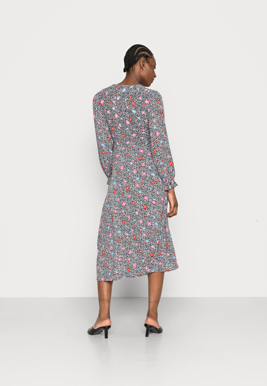 Marks & Spencer RUFF WRAP