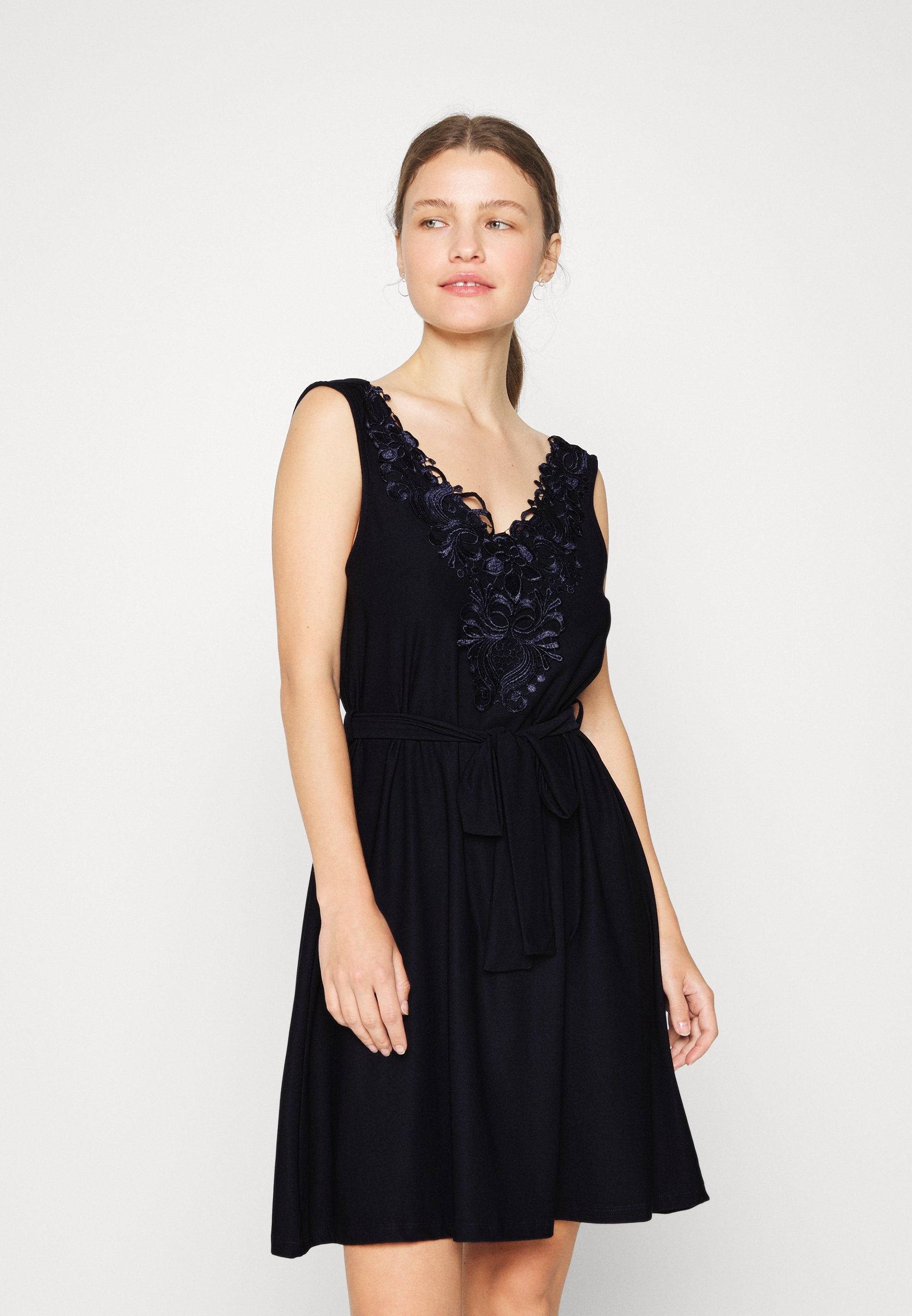 ONLNIDA DRESS Media 3